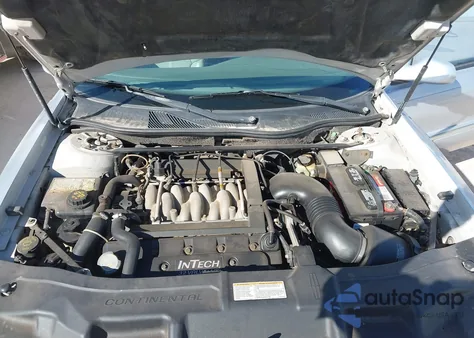 1998 Lincoln Continental z USA, uszkodzony, nr VIN 1LNFM97V8WY637860